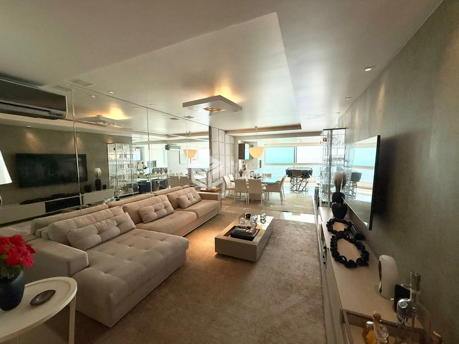Apartamento com 4 Dormitórios à venda, 219 m² por R$ 10.600.000,00 Apartamento com 4 Dormitórios à venda, 219 m² por R$ 10.600.000,00