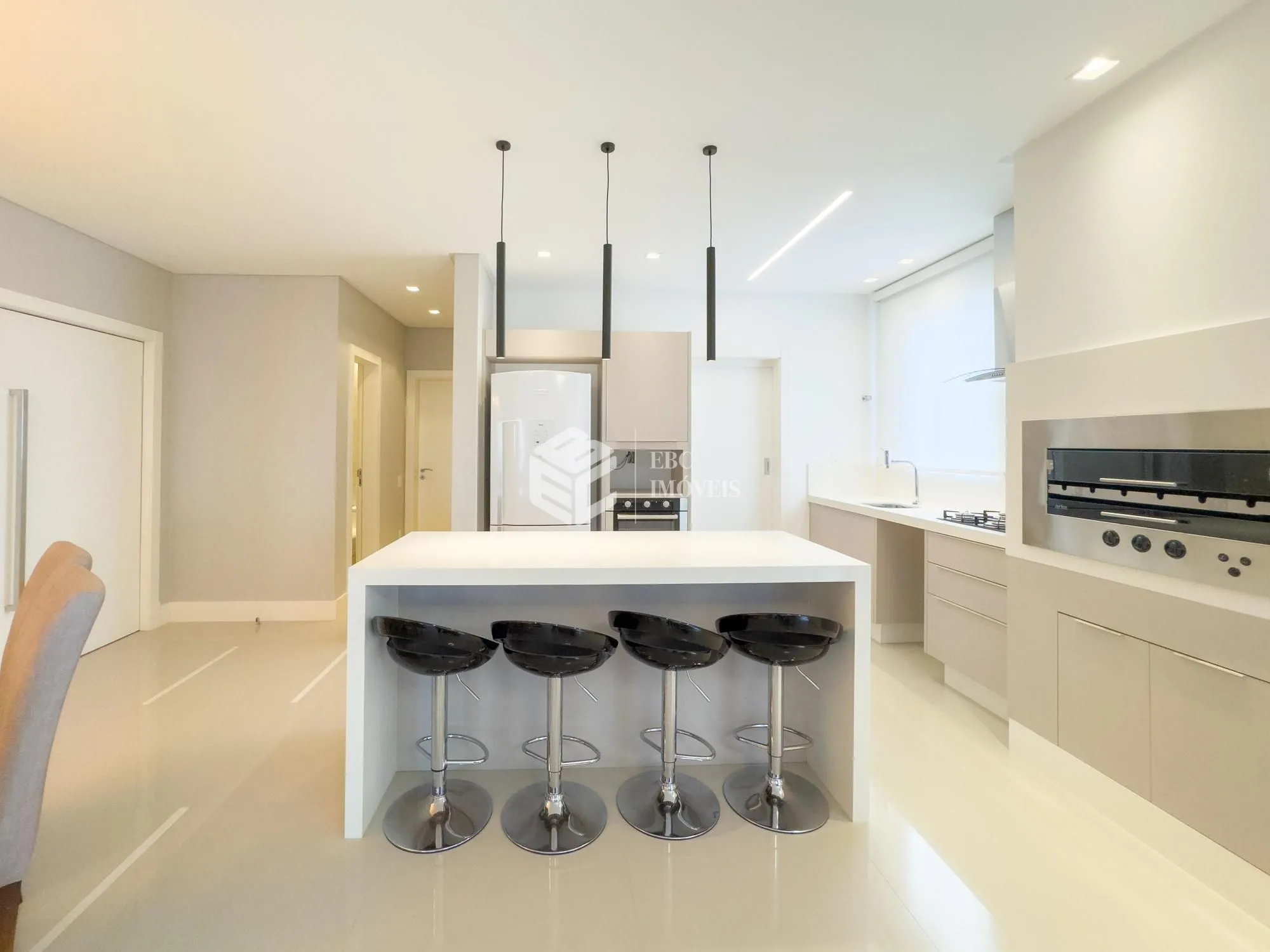 Apartamento com 3 Dormitórios à venda, 129 m² por R$ 2.800.000,00 Apartamento com 3 Dormitórios à venda, 129 m² por R$ 2.800.000,00
