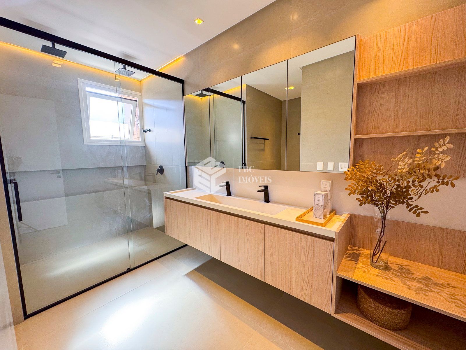 Casa em condomínio com 4 Dormitórios à venda, 345 m² por R$ 11.650.000,00 Casa em condomínio com 4 Dormitórios à venda, 345 m² por R$ 11.650.000,00
