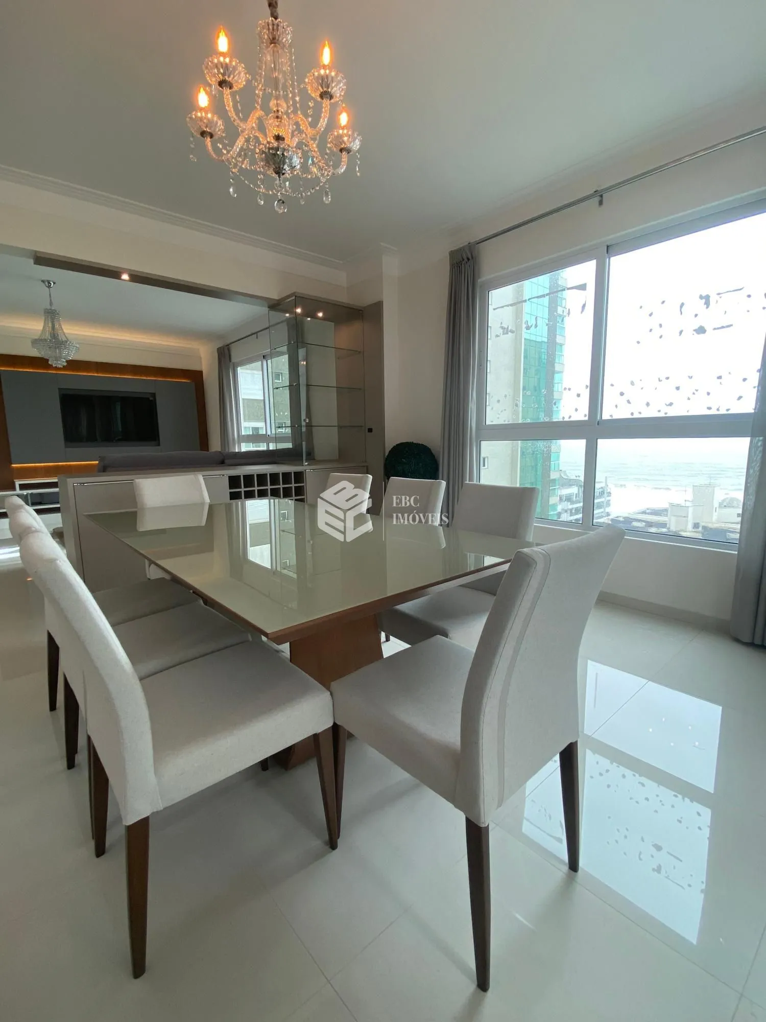 Apartamento à venda  no Meia Praia - Itapema, SC. Imóveis