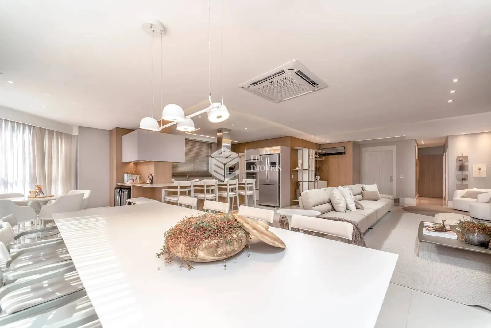 Apartamento com 4 Dormitórios à venda, 238 m² por R$ 13.200.000,00 Apartamento com 4 Dormitórios à venda, 238 m² por R$ 13.200.000,00