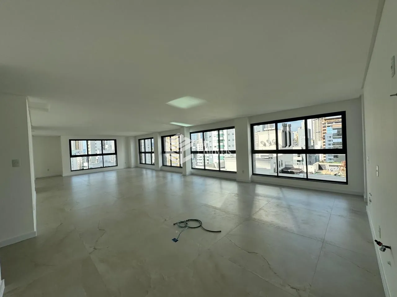 Cobertura à venda  no Centro - Balneário Camboriú, SC. Imóveis