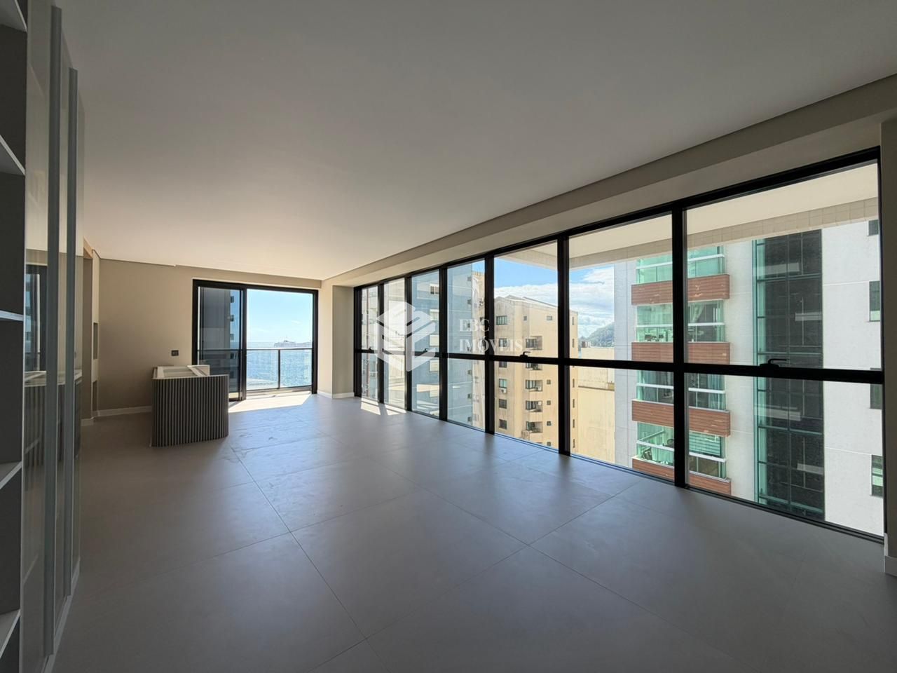 Apartamento com 4 Dormitórios à venda, 181 m² por R$ 7.475.832,00 Apartamento com 4 Dormitórios à venda, 181 m² por R$ 7.475.832,00