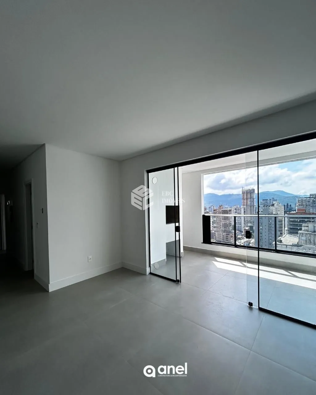 Apartamento à venda  no Meia Praia - Itapema, SC. Imóveis
