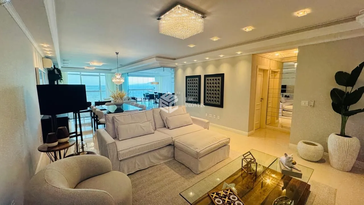 Apartamento à venda  no Meia Praia - Itapema, SC. Imóveis