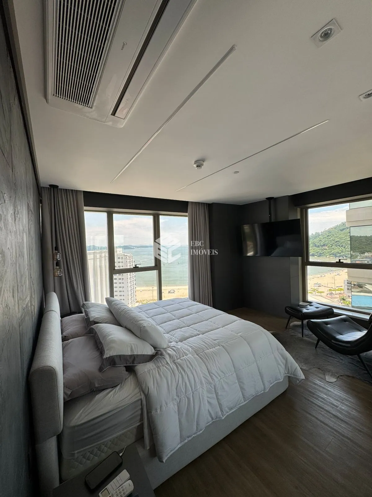 Apartamento com 4 Dormitórios à venda, 261 m² por R$ 10.000.000,00 Apartamento com 4 Dormitórios à venda, 261 m² por R$ 10.000.000,00
