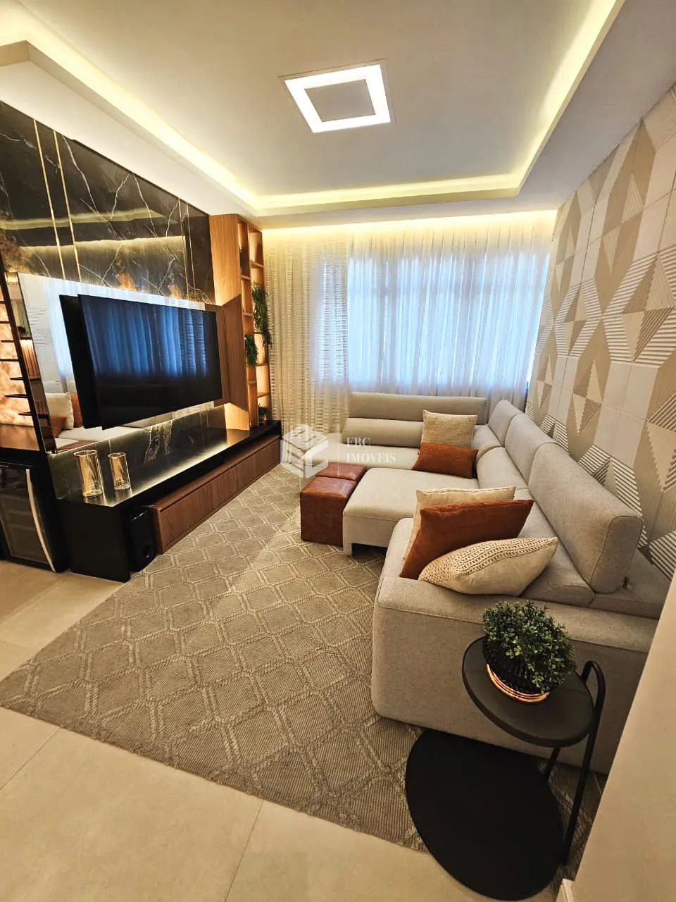 Apartamento à venda  no Meia Praia - Itapema, SC. Imóveis
