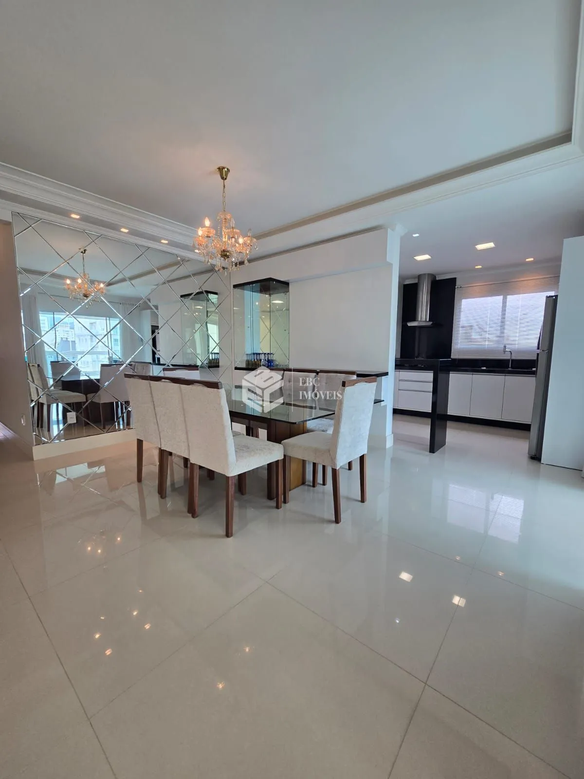 Apartamento à venda  no Meia Praia - Itapema, SC. Imóveis