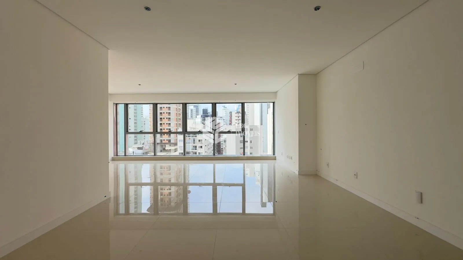 Apartamento com 4 Dormitórios à venda, 171 m² por R$ 4.900.000,00 Apartamento com 4 Dormitórios à venda, 171 m² por R$ 4.900.000,00