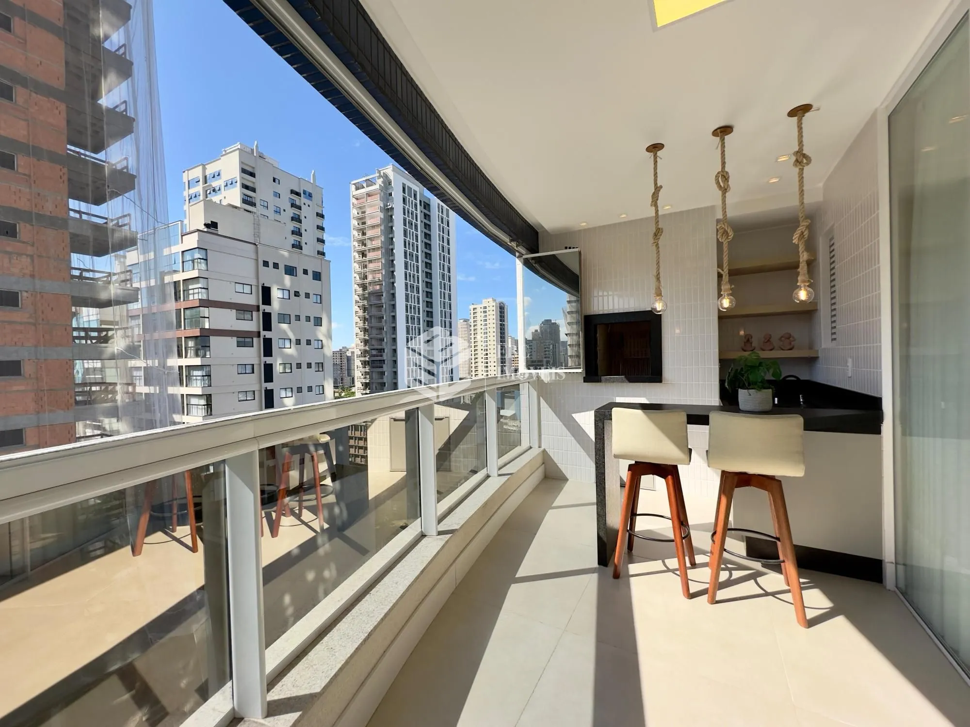 Apartamento com 3 Dormitórios à venda, 129 m² por R$ 2.190.000,00 Apartamento com 3 Dormitórios à venda, 129 m² por R$ 2.190.000,00