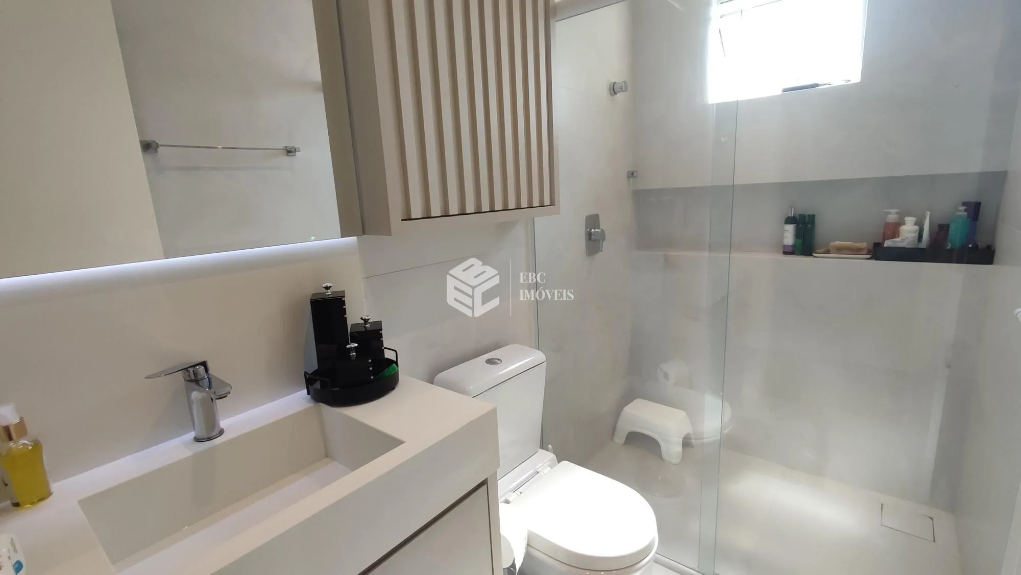 Apartamento com 4 Dormitórios à venda, 137 m² por R$ 2.800.000,00 Apartamento com 4 Dormitórios à venda, 137 m² por R$ 2.800.000,00