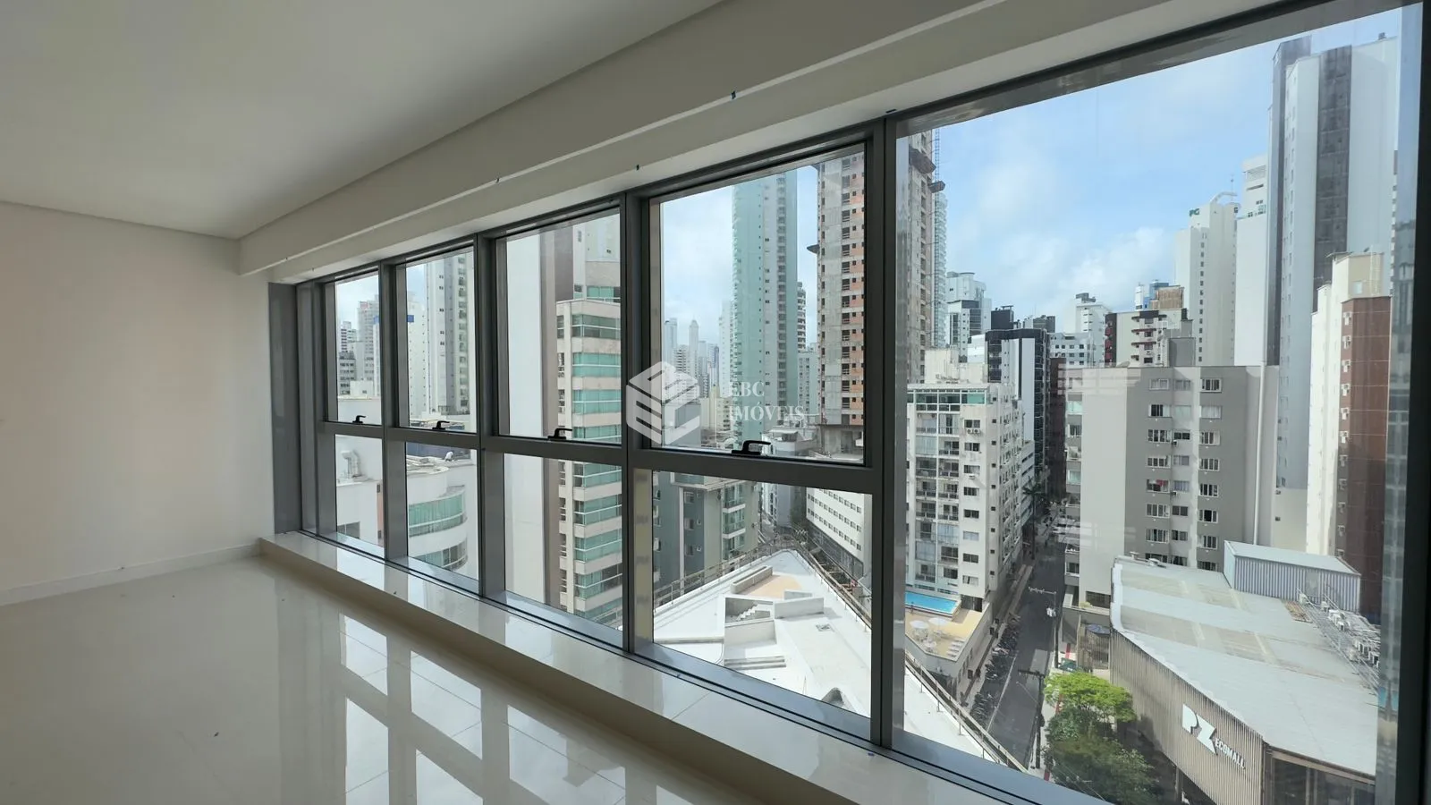 Apartamento com 4 Dormitórios à venda, 171 m² por R$ 4.900.000,00 Apartamento com 4 Dormitórios à venda, 171 m² por R$ 4.900.000,00