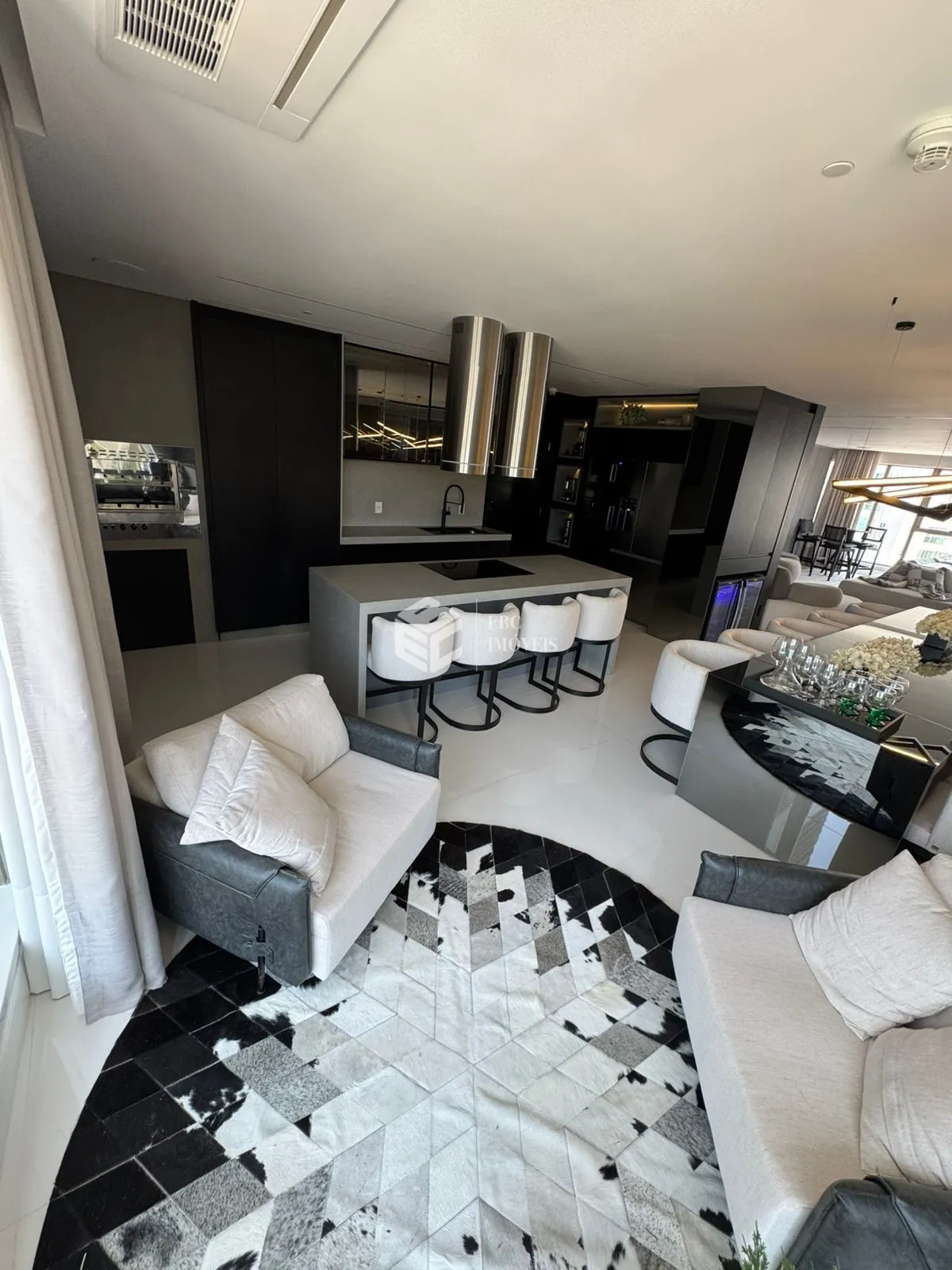 Apartamento com 4 Dormitórios à venda, 261 m² por R$ 10.000.000,00 Apartamento com 4 Dormitórios à venda, 261 m² por R$ 10.000.000,00