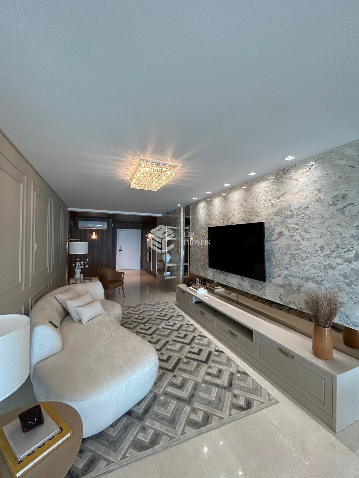 Apartamento à venda  no Meia Praia - Itapema, SC. Imóveis