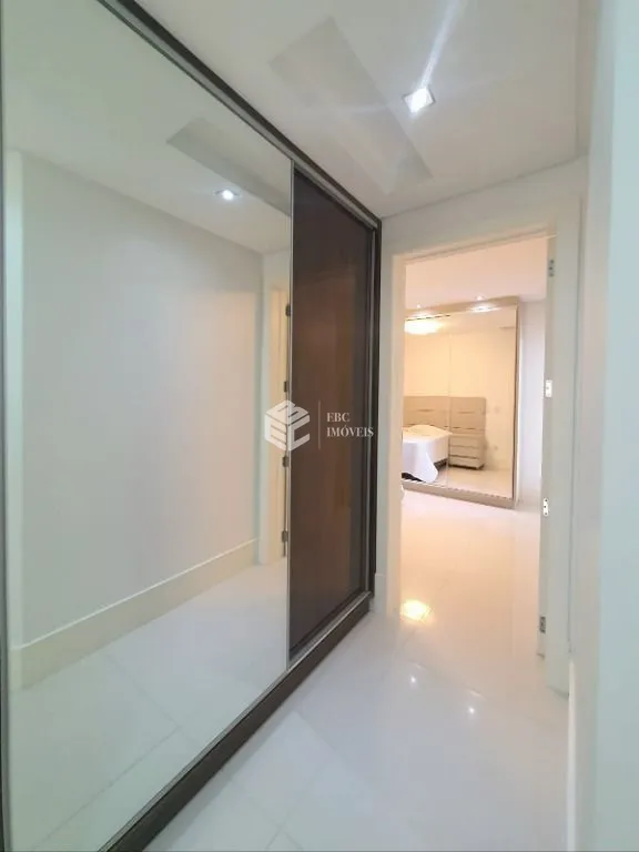 Apartamento com 4 Dormitórios à venda, 212 m² por R$ 15.000.000,00 Apartamento com 4 Dormitórios à venda, 212 m² por R$ 15.000.000,00