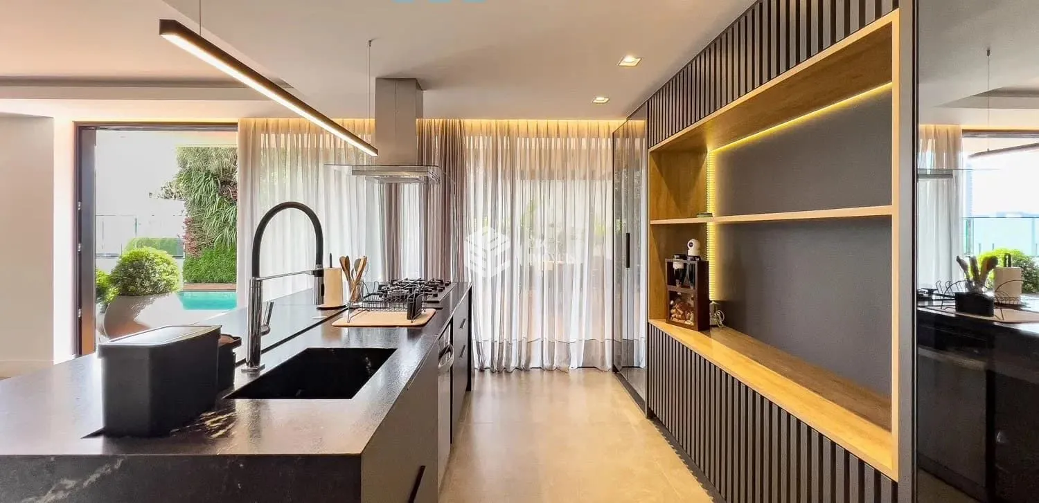 Casa em condomínio com 4 Dormitórios à venda, 408 m² por R$ 7.245.000,00 Casa em condomínio com 4 Dormitórios à venda, 408 m² por R$ 7.245.000,00