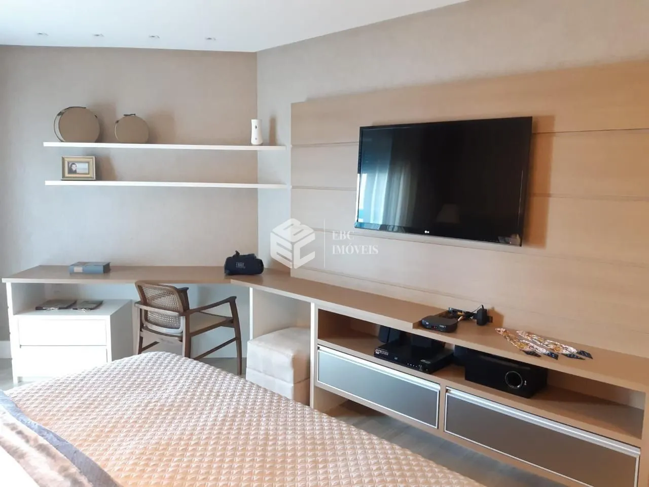 Apartamento com 4 Dormitórios à venda, 243 m² por R$ 11.900.000,00 Apartamento com 4 Dormitórios à venda, 243 m² por R$ 11.900.000,00