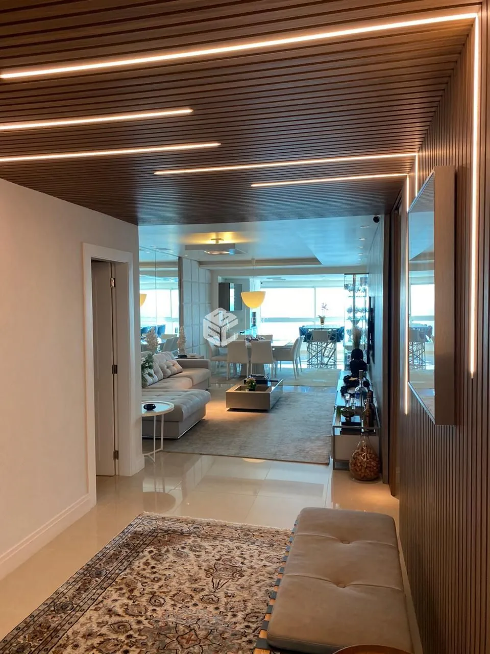 Apartamento com 4 Dormitórios à venda, 219 m² por R$ 10.600.000,00 Apartamento com 4 Dormitórios à venda, 219 m² por R$ 10.600.000,00