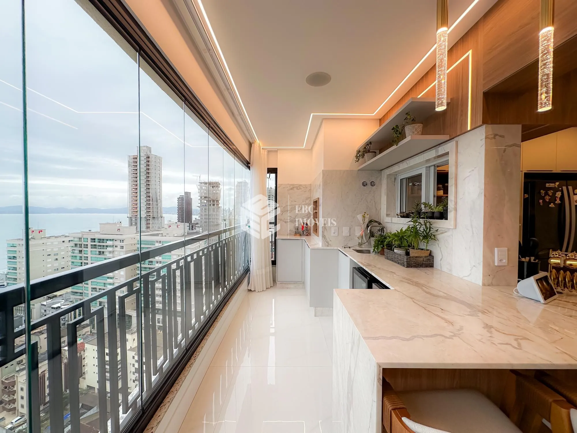Apartamento à venda  no Centro - Itapema, SC. Imóveis