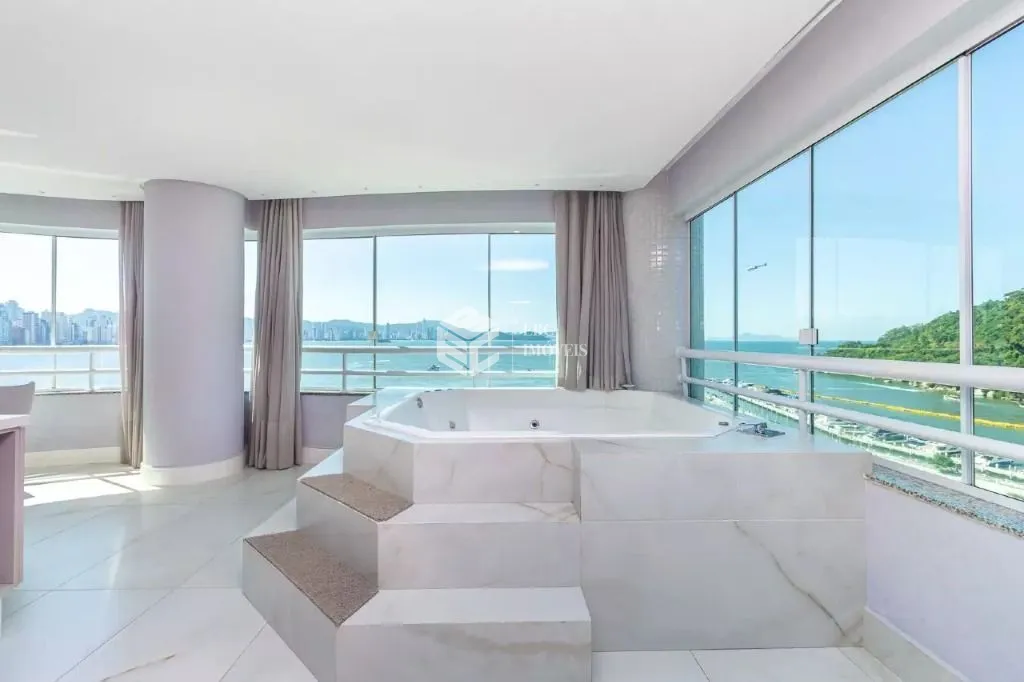 Apartamento com 3 Dormitórios à venda, 189 m² por R$ 8.500.000,00 Apartamento com 3 Dormitórios à venda, 189 m² por R$ 8.500.000,00