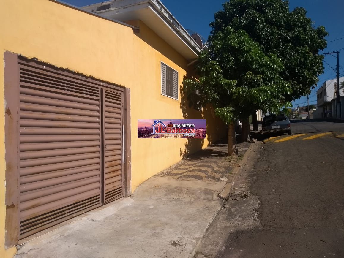 Casa à venda com 3 quartos, 160m² - Foto 1