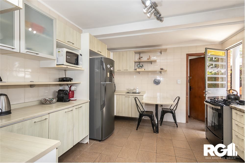 Casa à venda com 4 quartos, 250m² - Foto 30