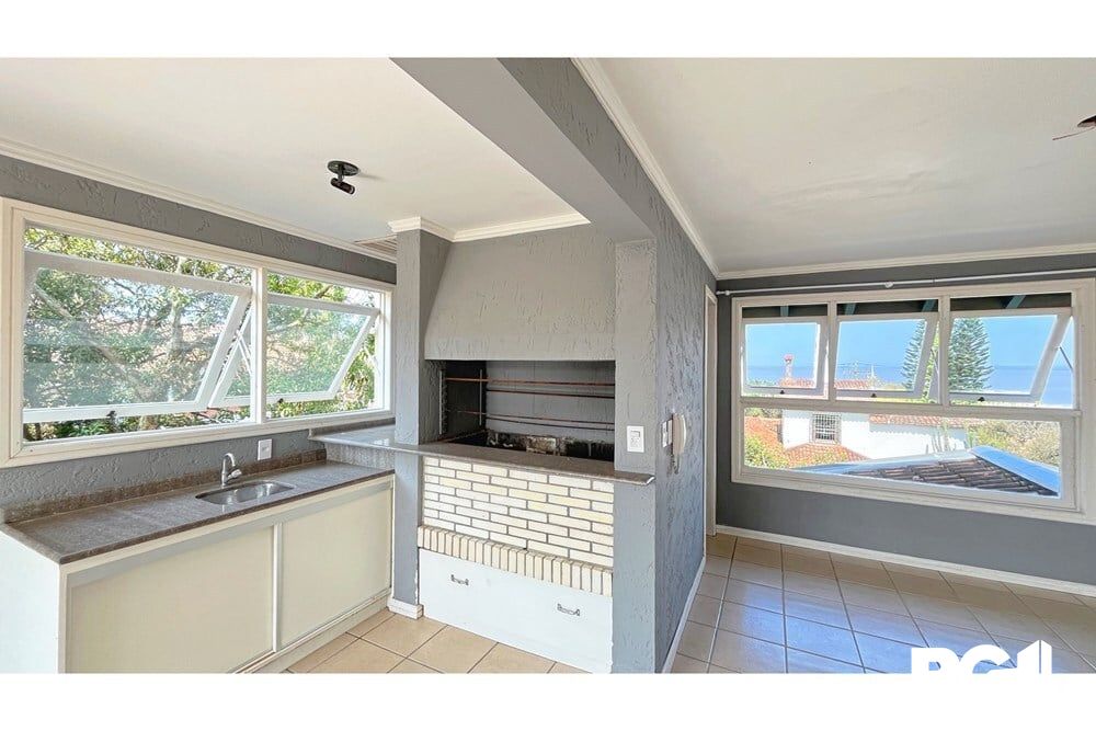Casa de Condomínio à venda com 3 quartos, 254m² - Foto 2