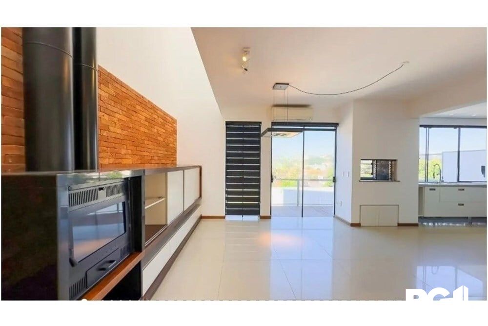 Casa à venda com 2 quartos, 318m² - Foto 2