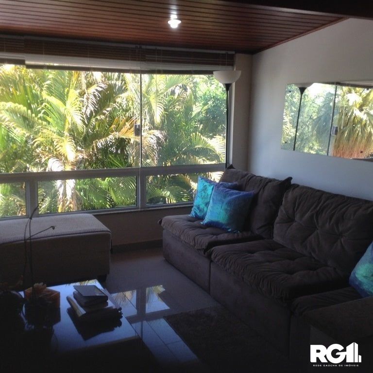 Casa de Condomínio à venda com 3 quartos, 210m² - Foto 3