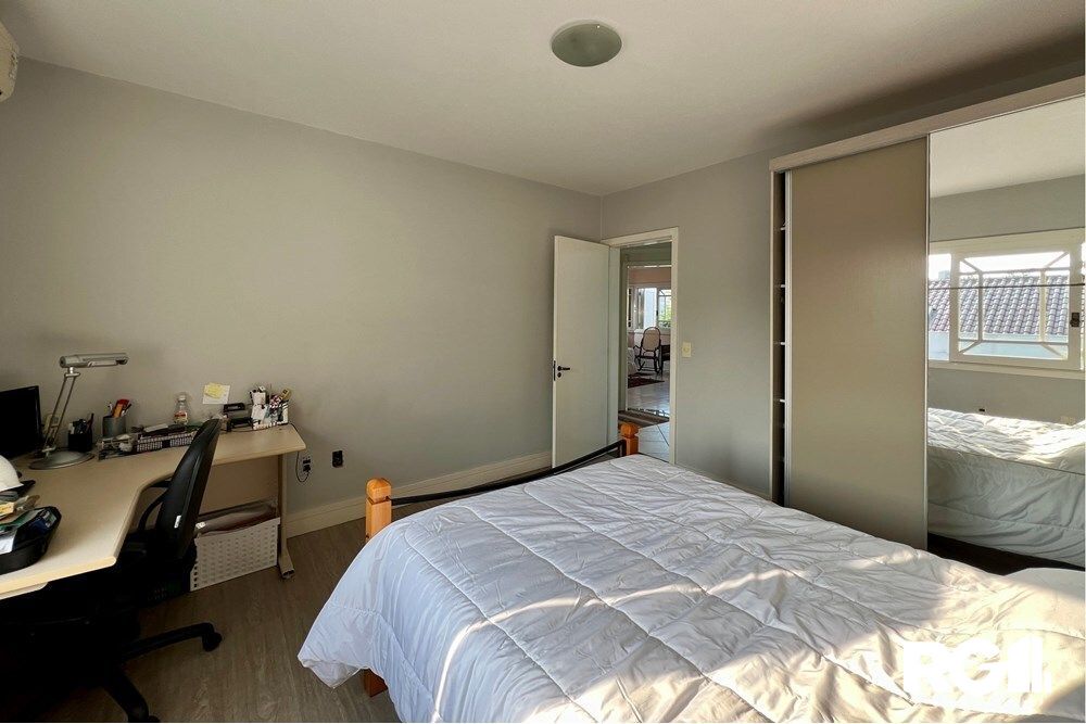 Casa à venda com 4 quartos, 243m² - Foto 30