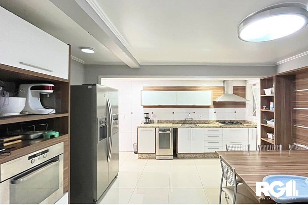 Casa de Condomínio à venda com 5 quartos, 300m² - Foto 2