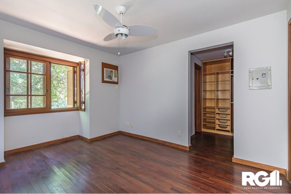 Casa de Condomínio à venda com 3 quartos, 205m² - Foto 4