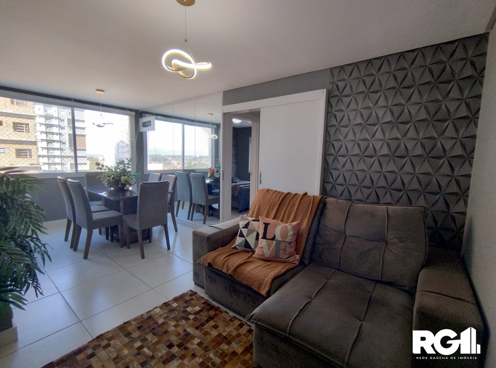 Apartamento à venda com 2 quartos, 62m² - Foto 1
