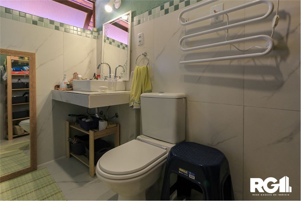 Casa de Condomínio à venda com 3 quartos, 220m² - Foto 3