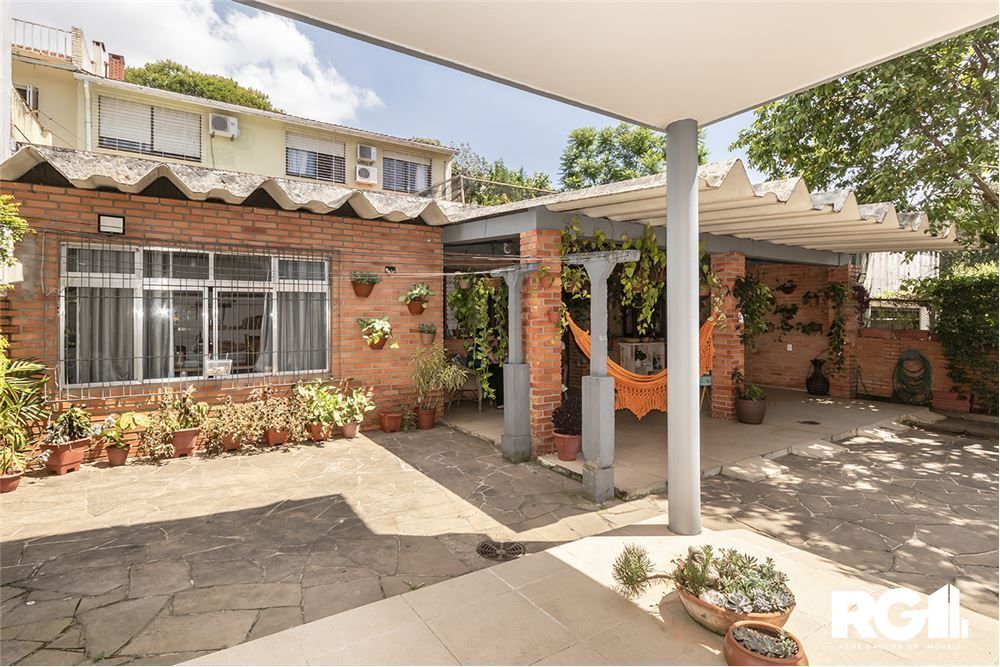 Casa à venda com 4 quartos, 250m² - Foto 14
