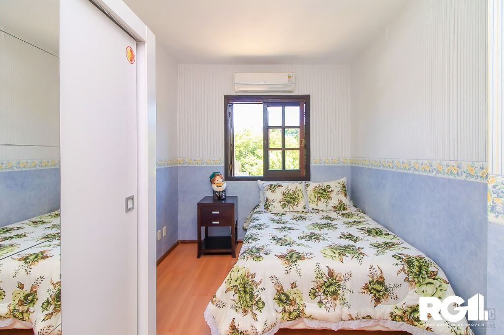 Casa à venda com 3 quartos, 198m² - Foto 4