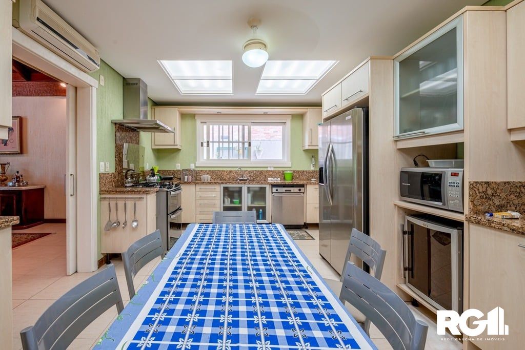 Casa de Condomínio à venda com 4 quartos, 480m² - Foto 3