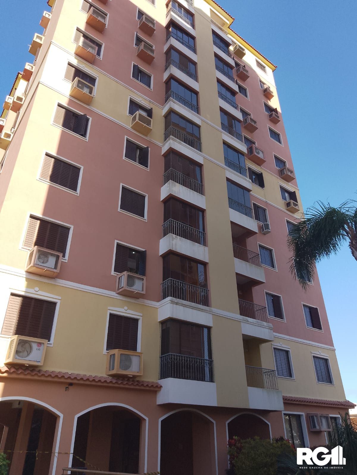 Apartamento à venda com 3 quartos, 67m² - Foto 2