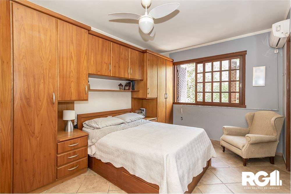 Casa à venda com 4 quartos, 250m² - Foto 7