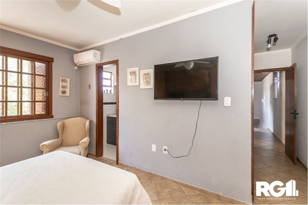 Casa à venda com 4 quartos, 250m² - Foto 9