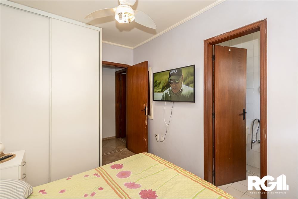 Casa à venda com 4 quartos, 250m² - Foto 4