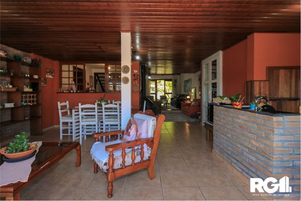 Casa de Condomínio à venda com 3 quartos, 220m² - Foto 1