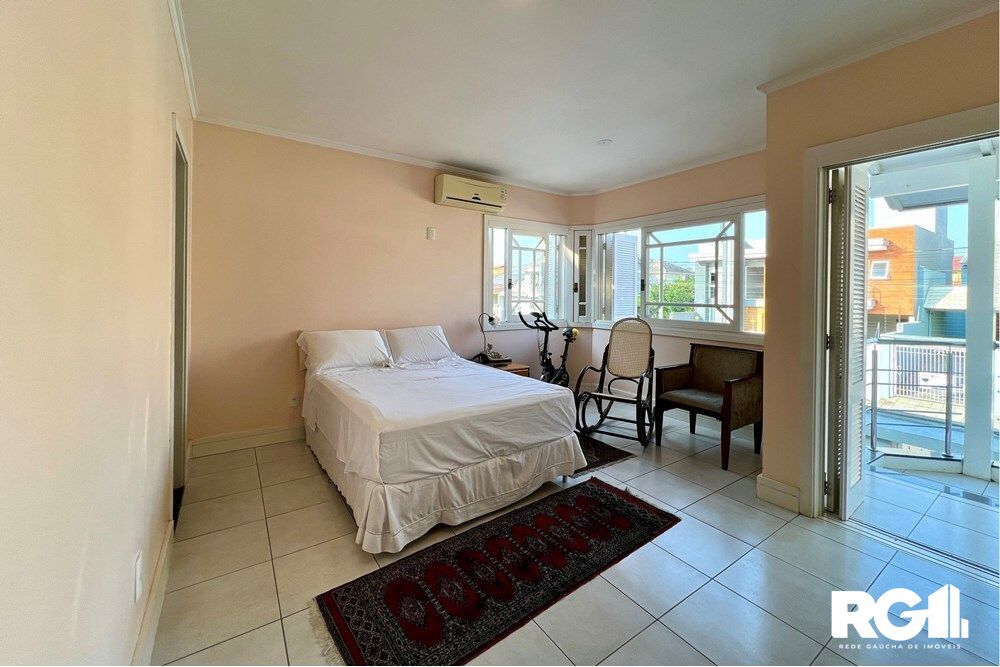 Casa à venda com 4 quartos, 243m² - Foto 18