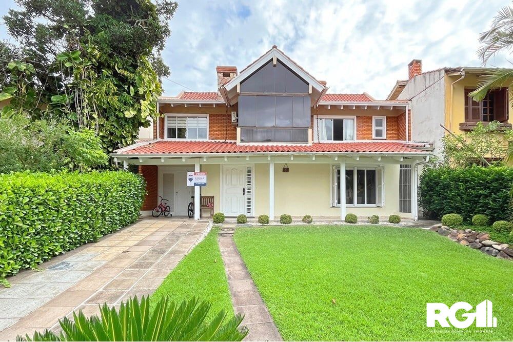 Casa de Condomínio à venda com 5 quartos, 300m² - Foto 1