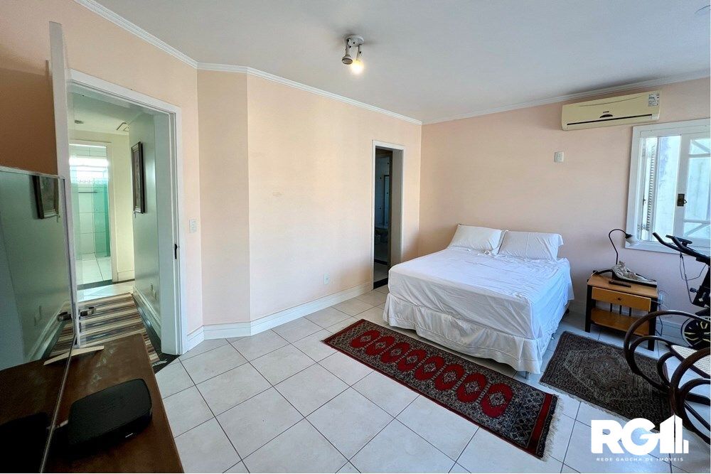 Casa à venda com 4 quartos, 243m² - Foto 19