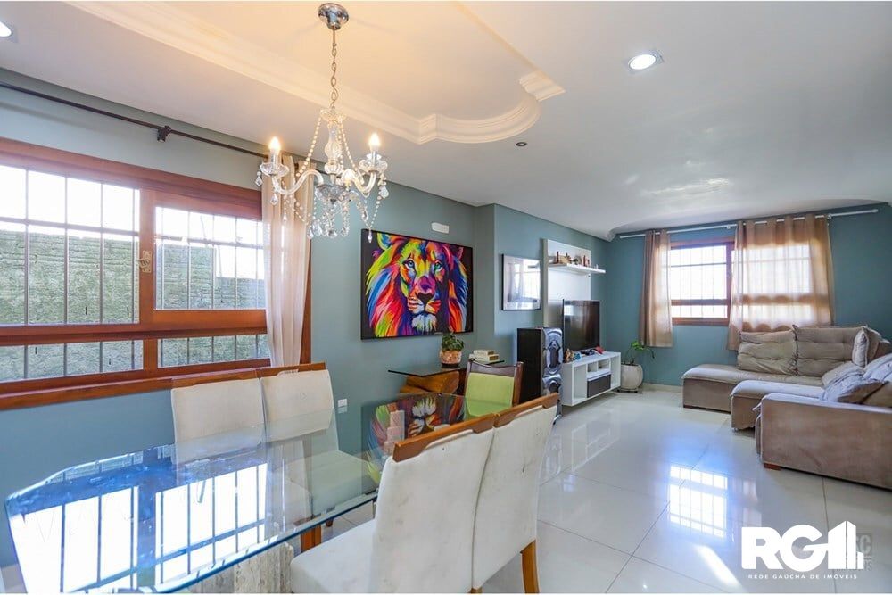 Casa à venda com 3 quartos, 185m² - Foto 1
