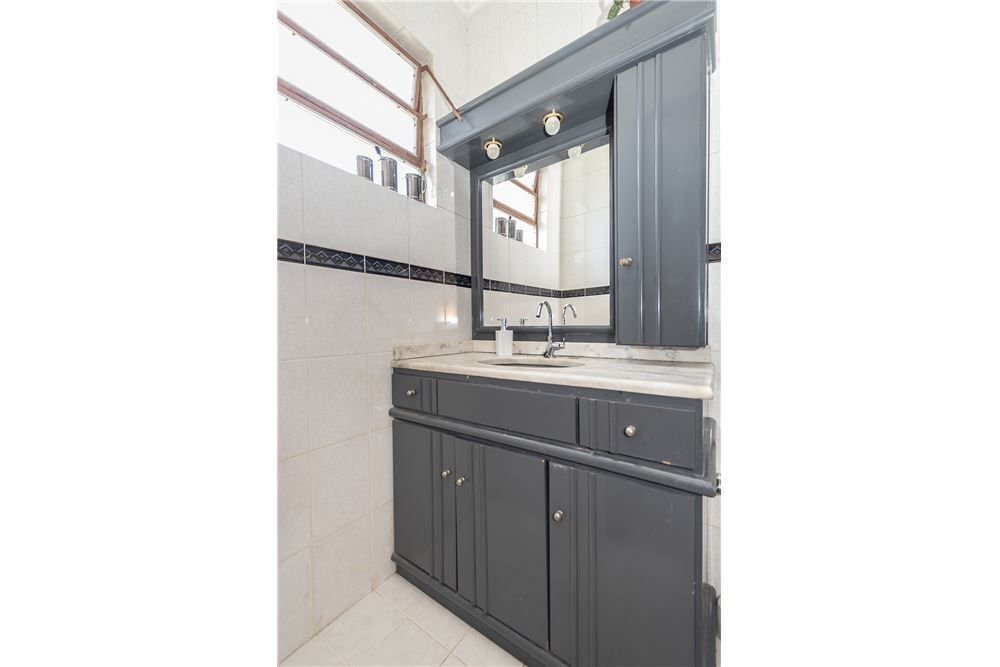 Casa à venda com 4 quartos, 250m² - Foto 10