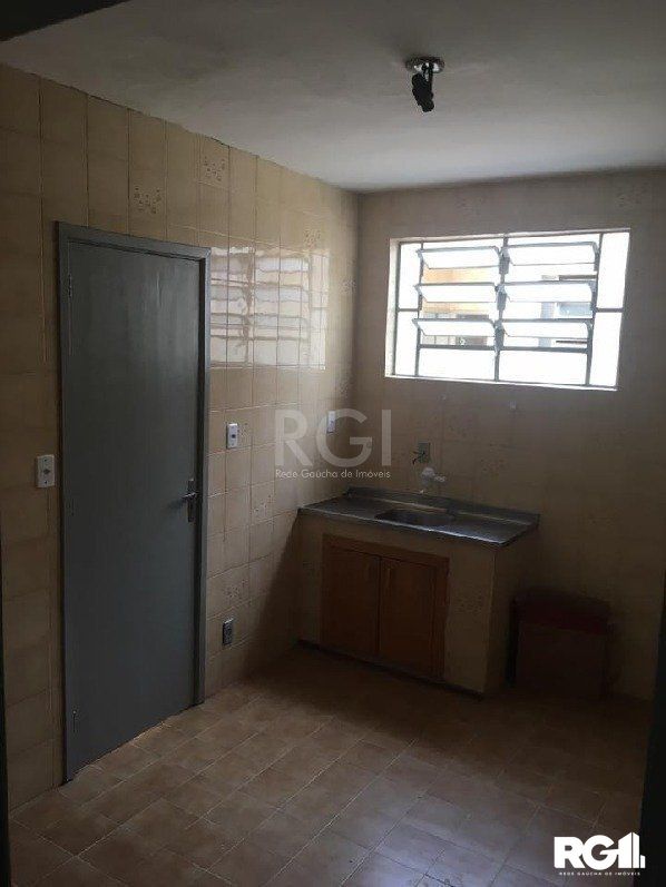 Apartamento à venda com 3 quartos, 85m² - Foto 2
