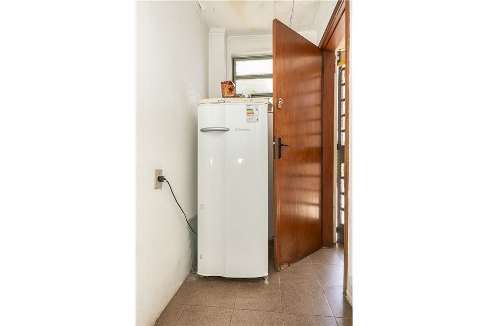 Casa à venda com 4 quartos, 250m² - Foto 34