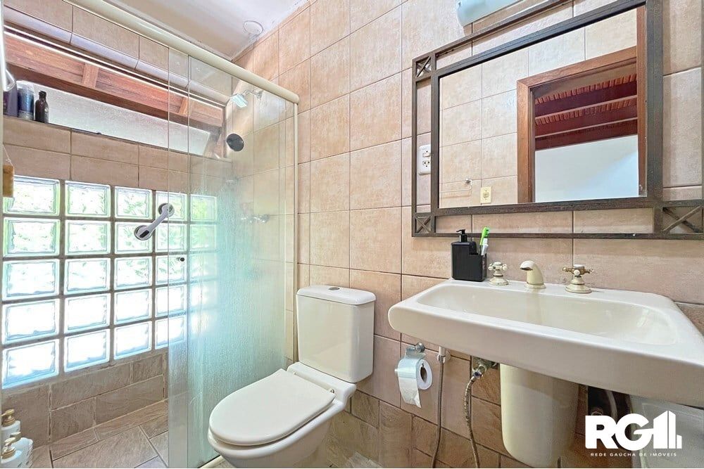 Casa de Condomínio à venda com 4 quartos, 220m² - Foto 3